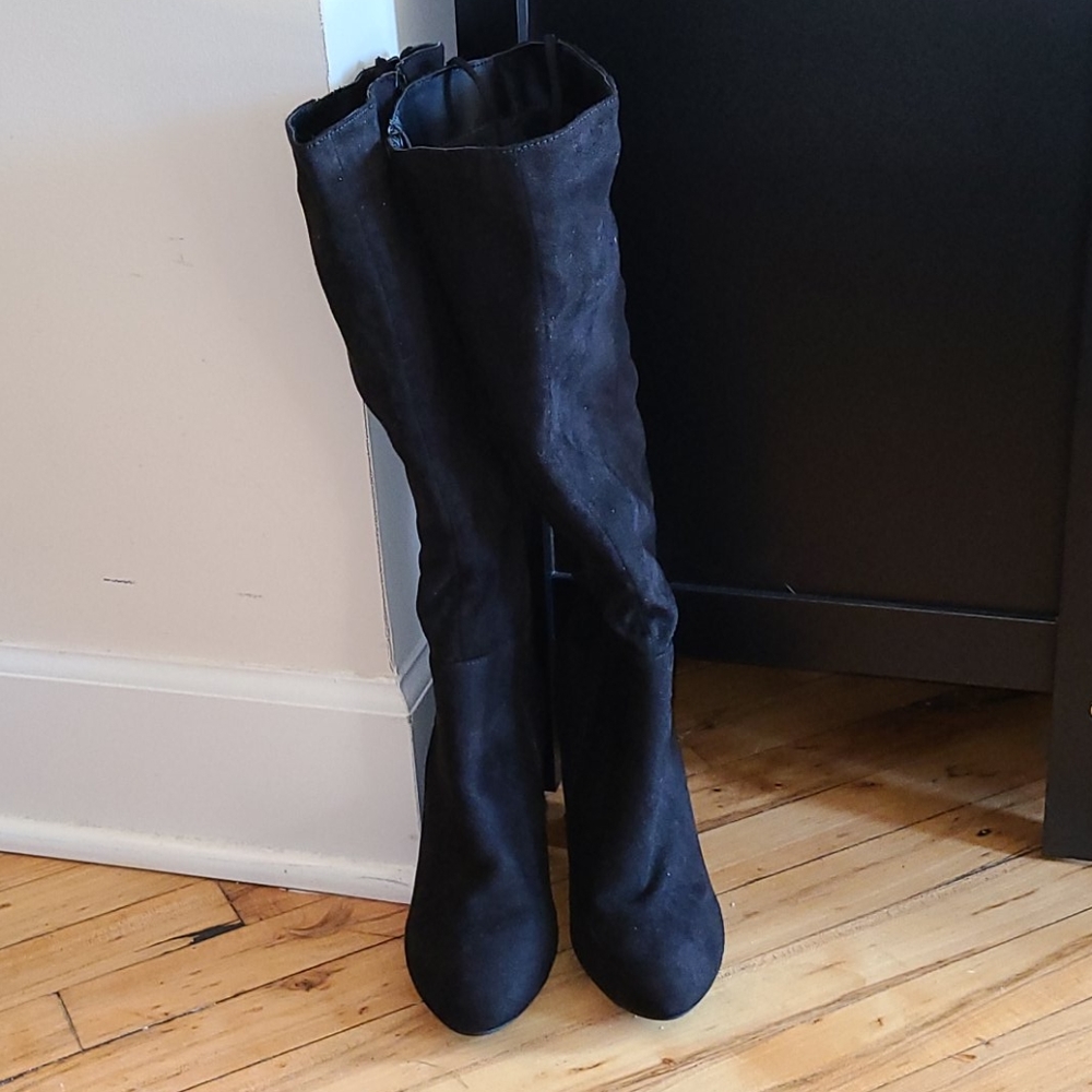 CR Knee High Lace Back Suede Heel Boots